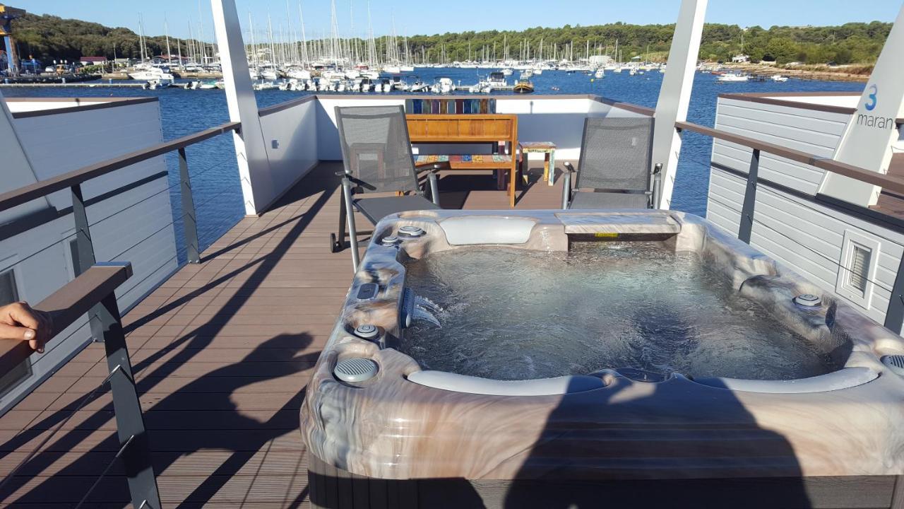 הוילה PUY House Boat - Floating House Astrid מראה חיצוני תמונה