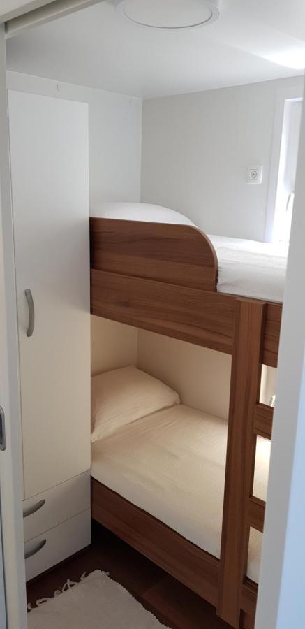הוילה PUY House Boat - Floating House Astrid מראה חיצוני תמונה