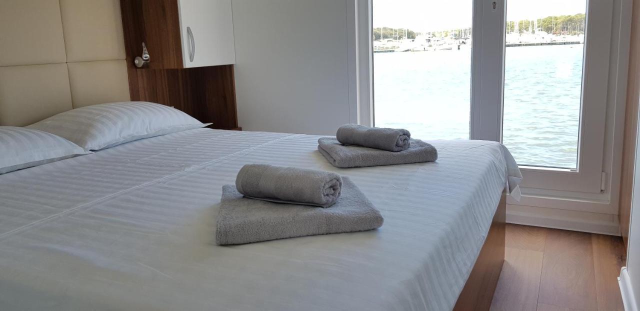 הוילה PUY House Boat - Floating House Astrid מראה חיצוני תמונה