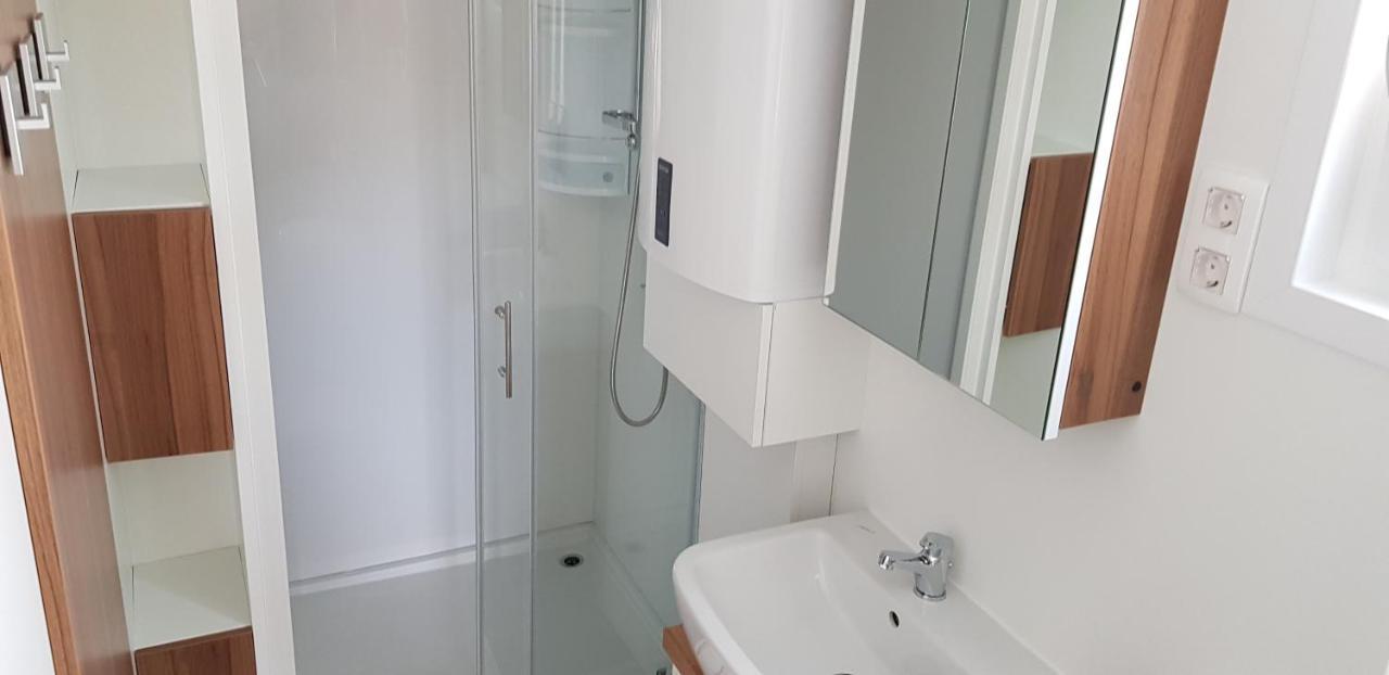 הוילה PUY House Boat - Floating House Astrid מראה חיצוני תמונה